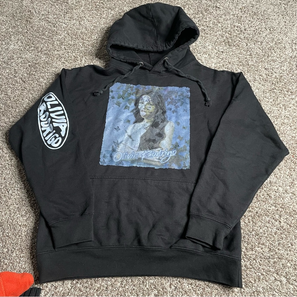Olivia Rodrigo Hoodie Womens Medium Black Baggy Boxy Fit Tour